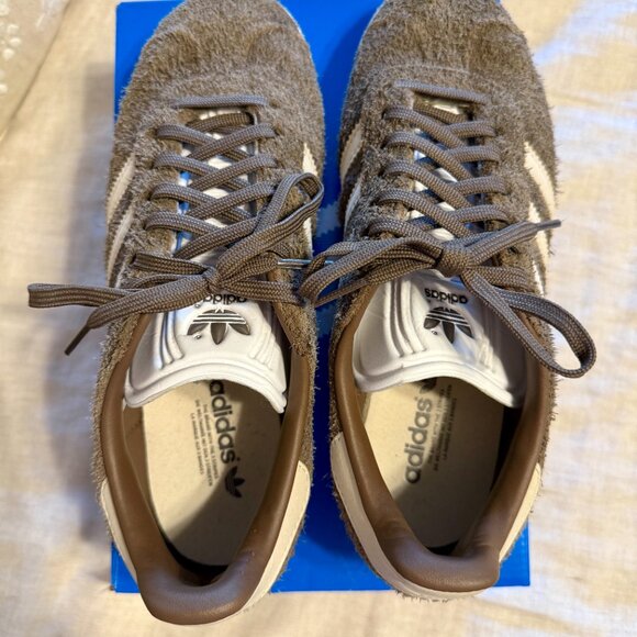 ADIDAS Gazelle Shoes Earth Strata / Wonder White / Off White IG4392  Women's 7 - Picture 6 of 16